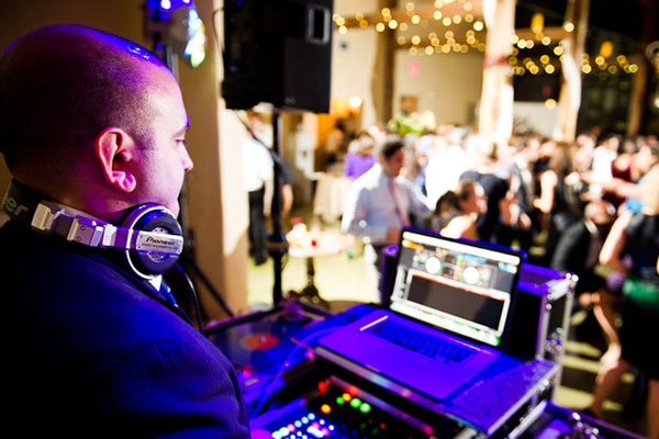 Benefits To Booking Your Wedding DJ Right Now