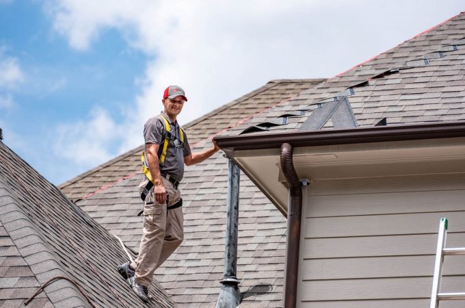 What You Need To Know Before Hiring A Roofer Vista Contractor?